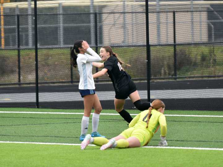 2A state girls soccer: West Valley pushes Hockinson defense to the limit in 1