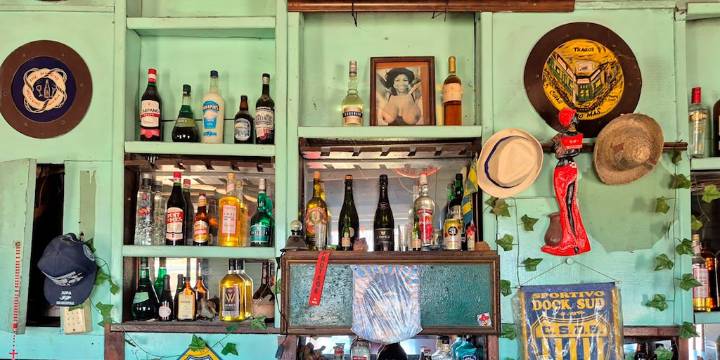 Cafetines de Buenos Aires: historias breves del “antro” que fue un burdel portuario y mantiene la autenticidad de los años sesenta