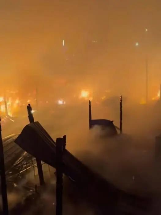 Incendio en Cabo San Lucas consume cuatro viviendas