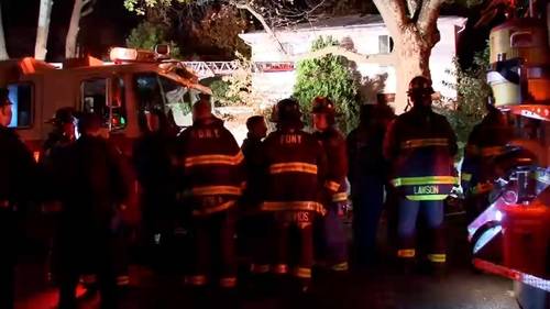 Queens house fire: 1 person found dead in bedroom, FDNY firefighter injured in Auburndale