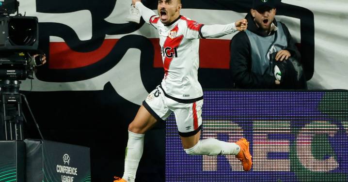 Rayo remonta al Lech Poznan con gol agónico de Álvaro García