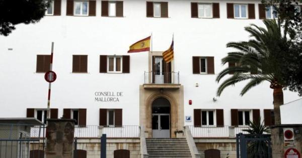 El IMAS deja de dar citas para tramitar o renovar la tarjeta de familia numerosa por falta de personal