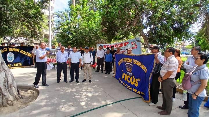 Docentes de institutos superiores inician paro de 48 horas por reglamentación de la Ley N°31653