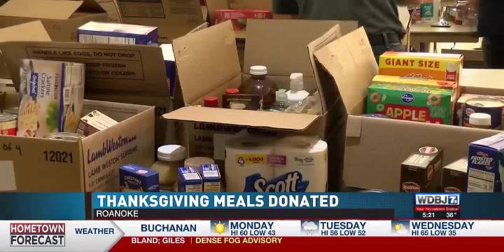 Students work with Elks Lodge to provide Thanksgiving meals for families