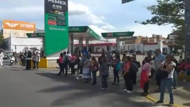 Bloquean el crucero de Fonapas por despido de trabajador del PAAE