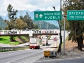 Asaltan y secuestran a grupo de académicos en la Puebla