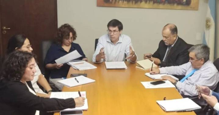 El Gobierno provincial reabre paritarias con los docentes