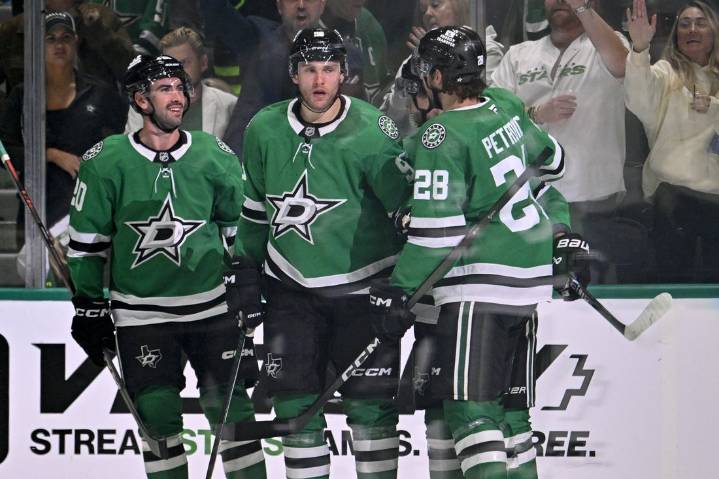 Deadspin | NHL roundup: Mikko Rantanen tops 300 goals in Stars' shootout win