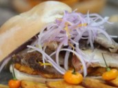 Pan con chicharrón lidera ranking de Taste Atlas y confirma su reinado como el mejor sándwich