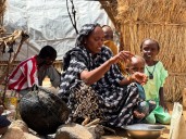 News Wrap: Famine spreads to 2 regions of war