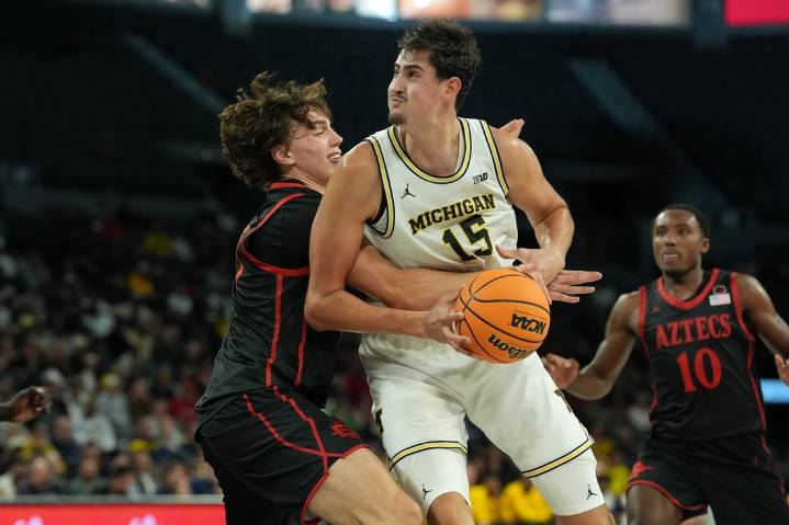 Deadspin | No. 7 Michigan stifles San Diego State in 40-point win