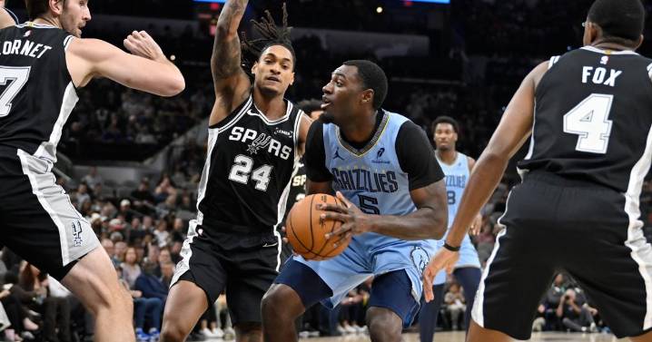 Fox, Barnes lead Spurs past Grizzlies 111-101 in a battle without stars Wembanyama, Morant