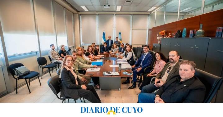 El Gobierno y los gremios docentes retomaron la paritaria tras el rechazo a la primera oferta de aumento