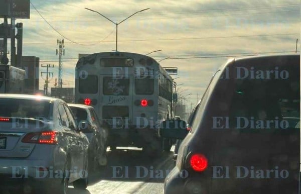 Continúa falla en semáforo de la Sicomoro