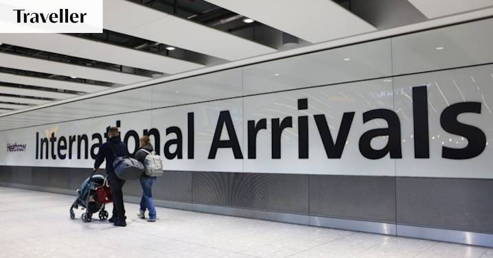 Can I enter the UK on my expired British passport and avoid the entry fee?