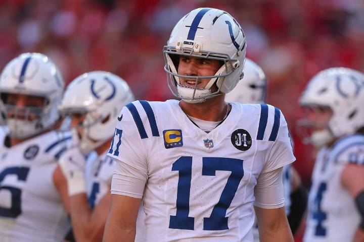 Colts QB Daniel Jones has fractured fibula, plans to play through injury: Report