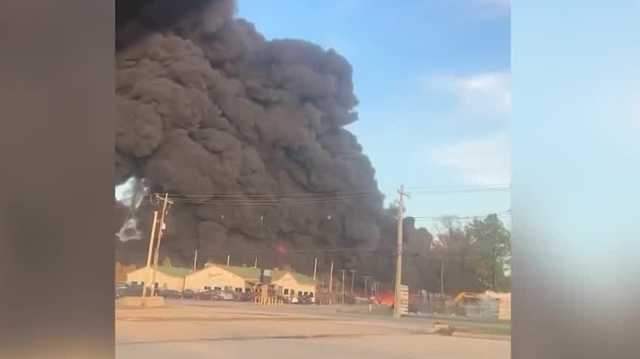 Louisville auto parts store owner describes 'war zone' after deadly plane crash