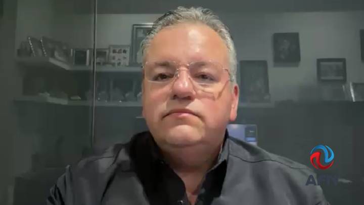 Advierte Capella una "embestida" en su contra por su opinión sobre la marcha