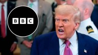 La renuncia del director no fue suficiente: Trump amenazó a la BBC con millonaria demanda por discurso que fue manipulado
