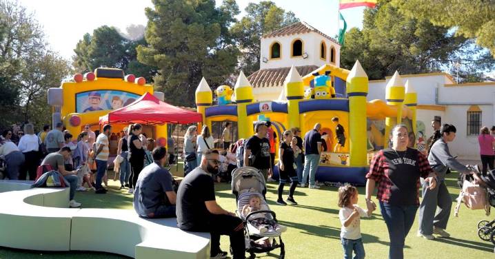Huércal de Almería, un 'edén' para los más pequeños con yincana, confeti y palomitas