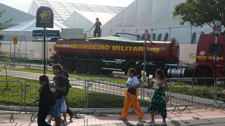 Fire disrupts UN climate talks just as negotiators reach critical final days