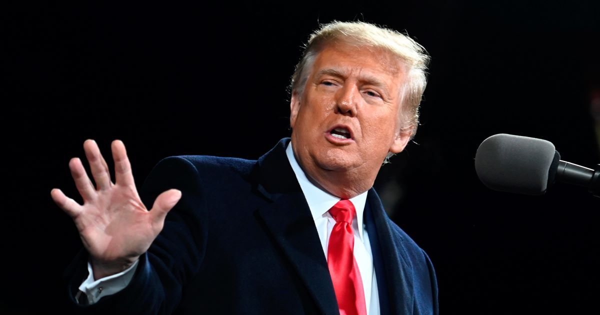 Presidente Trump anuncia que respalda publicación de archivos de Epstein