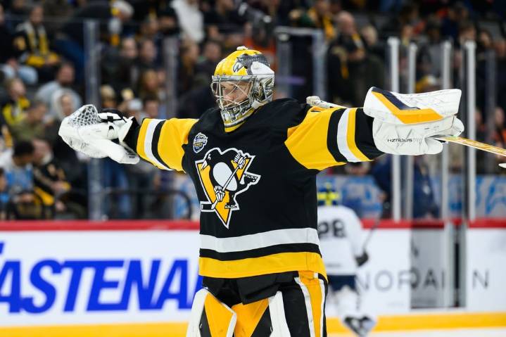 Deadspin | NHL roundup: Pens' Sergei Murashov shuts out Preds in 2nd start