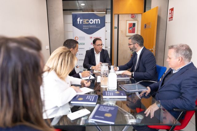 FRECOM y APIRM mantienen una reunión con el PSRM-PSOE para analizar los retos de la vivienda en la Región de Murcia