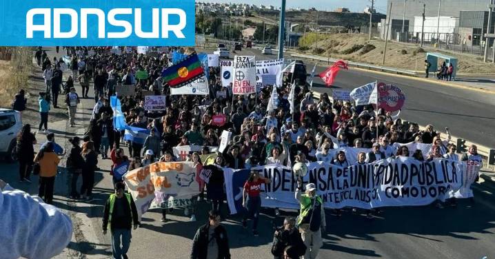 16:00 Docentes universitarios comienzan un paro de una semana tras la suspensión de la actualización salarial