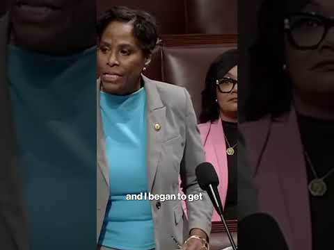 Dem Stacey Plaskett Defends her Text Exchange with Jeffrey Epstein #shorts