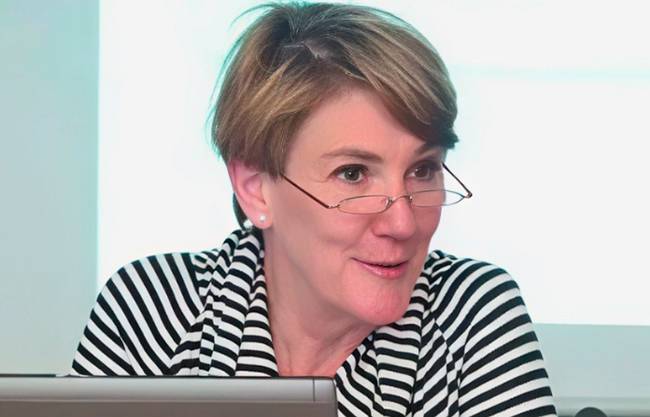 Dan a Margarita Menegus Medalla Vito Alessio Robles; reconocen trayectoria en la Historia