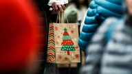 El oscuro secreto de la temporada de compras navideñas en Estados Unidos