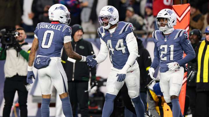 Thursday Night Football: Patriots lead 14