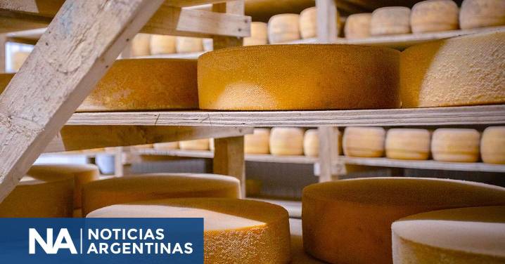 Dónde queda el pueblito serrano que celebra la mejor fiesta del queso artesanal de la Argentina