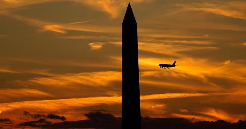 U.S. Faces Air Travel Disruption as Shutdown Deepens: FAA Plans 10% Flight Cuts by Friday