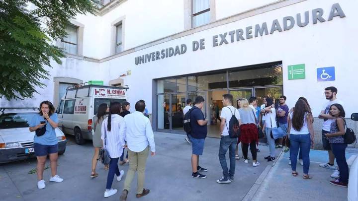 Una nueva transferencia de 7 millones garantizará la cobertura total de los gastos de personal en la Uex