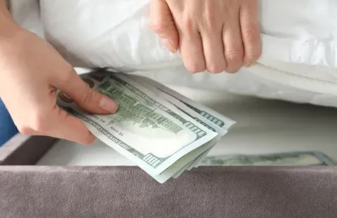 Fiebre por el dólar: los argentinos ya acumulan más de u$s21.000 millones