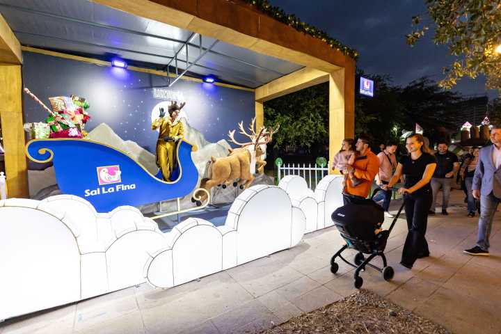 ¡Ya se siente Navidad! Inaugura Samuel García Luztopía 2025