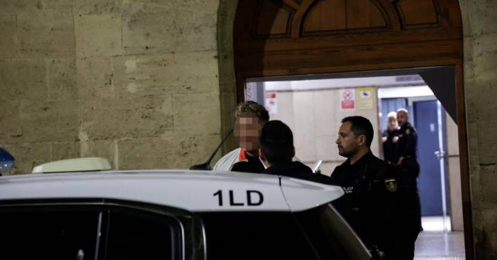 La Policía Nacional requisa el móvil al hijo del inspector Nogales para analizar sus posicionamientos