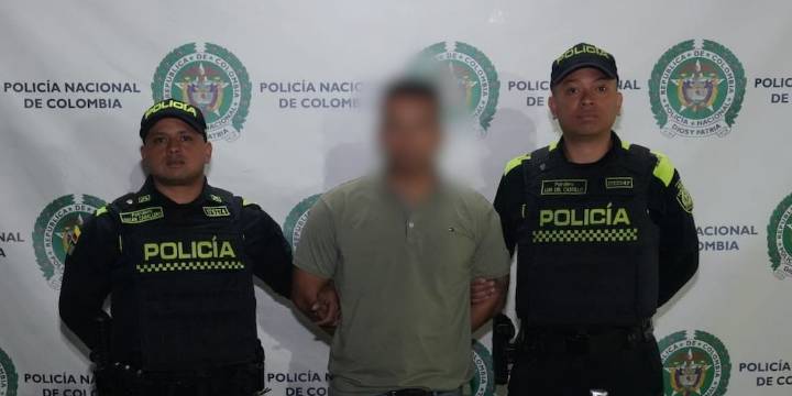 Dos detenidos tras asalto a joyería en Suba: uno portaba brazalete del Inpec y tenía antecedentes criminales