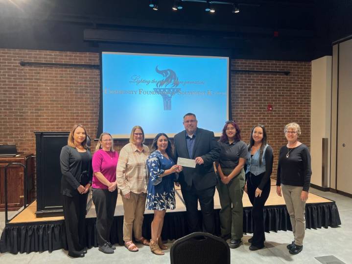 Dodge City receives a grant to aid citizenship seekers