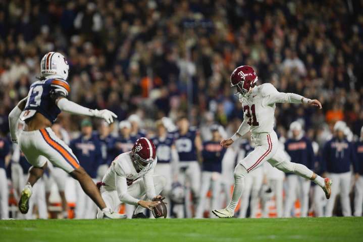 Conor Talty plays well for Alabama football vs. Auburn in Iron Bowl after booing