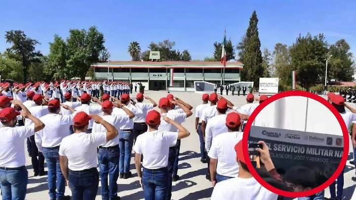 Jóvenes abuchean en sorteo del Servicio Militar en Saltillo; a la mayoría le tocó marchar