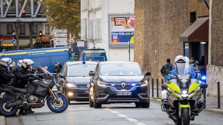 Sarkozy sale en libertad condicional tras pasar 20 días en la cárcel