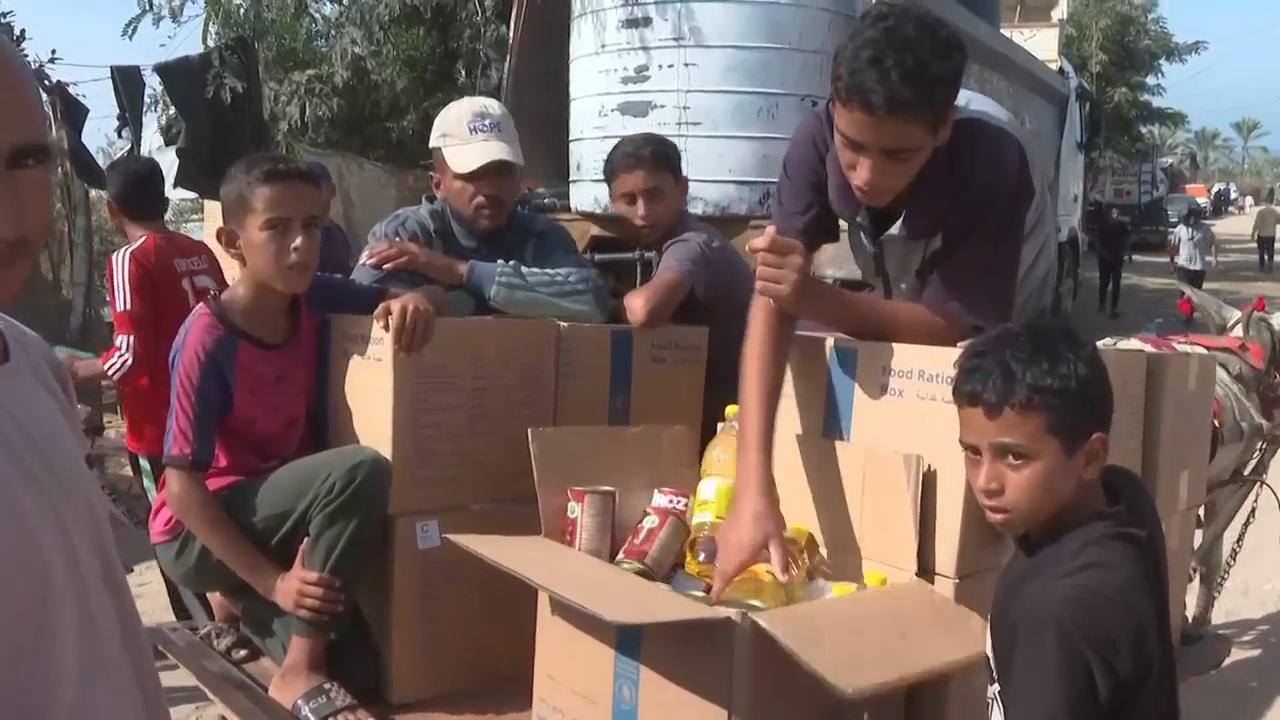 Frustration grows among displaced Palestinians saying aid entering still has not reach them