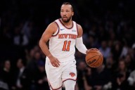 Knicks' Jalen Brunson has sprained right ankle, will miss at least 1 game, AP source says