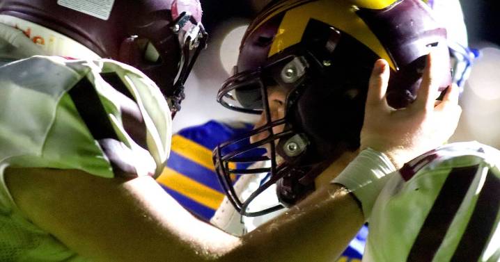 Hunter Carley rushes for 2 TDs, catches one, as Richmond-Burton rolls past Aurora Central Catholic – Shaw Local