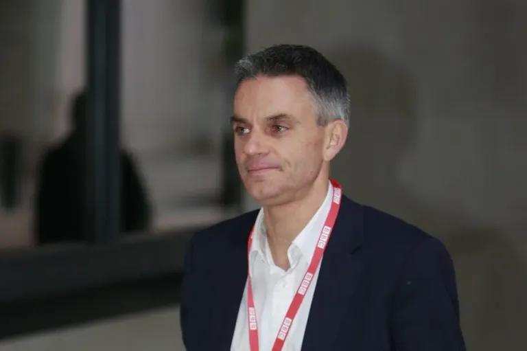 Dimite el director general de la BBC tras una polémica por un documental sobre Trump