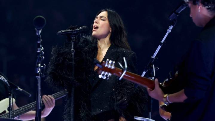 Fanático de Dua Lipa enterneció a la artista en pleno concierto tras hablarle de la importancia de su música cuando se le acabó su relación amorosa