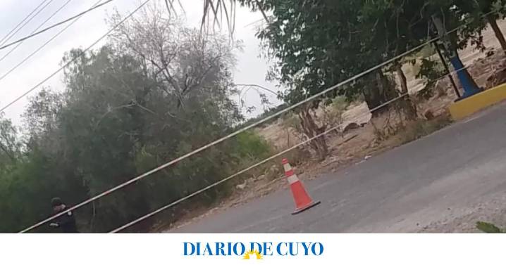 Investigan si un motociclista se quedó dormido y falleció tras chocar con un poste